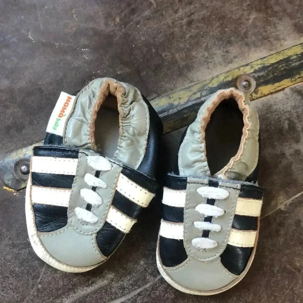 Leather baby momo shoes